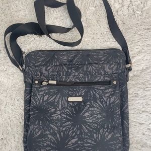 Baggallini shoulder bag